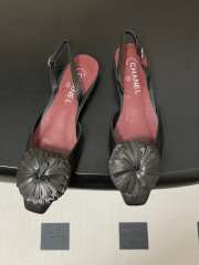 Uubags Chanel slingback sandals embellished with flowers 01 - 1