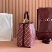 Uubags Gucci GG Emblem medium bucket bag in red and pink GG fabric 25x25x15cm - 6