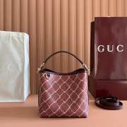 Uubags Gucci GG Emblem small bucket bag in red and pink GG fabric 19x18x11cm - 1