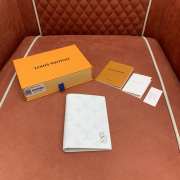 Uubags Louis Vuitton M27083 Passport Cover Monogram Coated Canvas White 14x10x2.5cm - 1