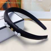 Uubags Chanel Pearl-Embellished Satin Headband with CC Logo - 6