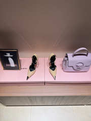 Uubags Christian Louboutin Lock Me Up Pointed Toe Pumps In Beige 10.5cm - 3