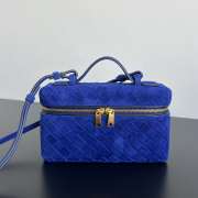 Uubags Bottega Veneta Bang Bang Vanity Case In Blue Royal Intrecciato Suede 22x12.5x5cm - 1