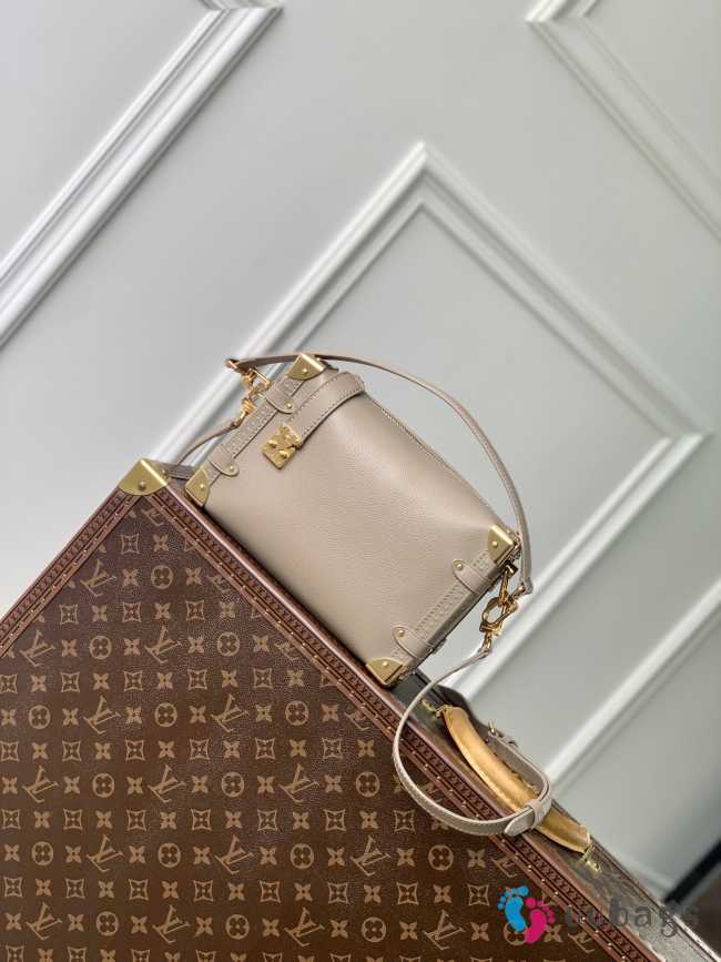 Uubags Louis Vuitton M25072 Side Trunk Bag In Taupe 21x14x6cm - 1