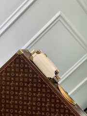 Uubags Louis Vuitton M25072 Mini Side Trunk Bag In Beige 18x12.5x8cm - 5