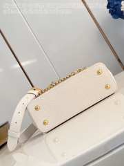 Uubags Louis Vuitton Capucines East-West Mini Bag In Vanilla 22x12x8cm - 4