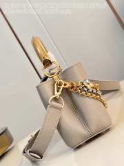 Uubags Louis Vuitton Capucines East-West Mini Bag In Light Grey 22x12x8cm - 2