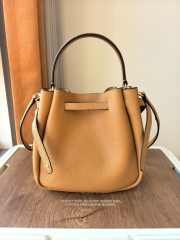 Uubags Tory Burch Romy bucket bag in tan 22x20x9.5cm - 6