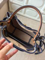 Uubags Tory Burch Romy T monogram bucket bag in tory navy 22x21.5x9.5cm - 4