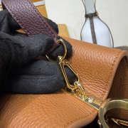 Uubags Louis Vuitton M25463 Capucines MM Bag In Tan/Chocolate 31.05x20x11cm - 4