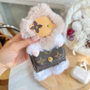 Uubags Louis Vuitton M02603 Vivienne Bag Charm Beige/Monogram  - 5