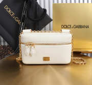 Uubags Dolce & Gabbana Sicily crossbody bag in plongé calfskin white 10x17x6cm - 1