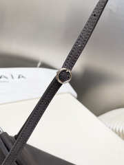 Uubags Alaia Le Click East West Small Bag In Dark Chocolate Nubuck Calfskin 25x12.5x7cm - 4