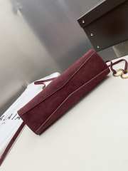 Uubags Alaia Le Click East West Small Bag In Bordeaux Suede Goatskin Leather 25x12.5x7cm - 5