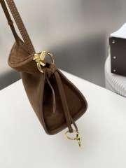 Uubags Alaia Le Click East West Medium Bag In Brown Nubuck Calfskin 30x14x9cm - 4