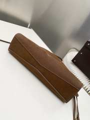 Uubags Alaia Le Click East West Medium Bag In Brown Nubuck Calfskin 30x14x9cm - 5