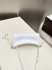 Uubags Alaia Le Click East West Small Bag In White Calfskin Leather 25x12.5x7cm - 2