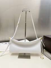 Uubags Alaia Le Click East West Medium Bag In White Calfskin Leather 30x14x9cm - 1