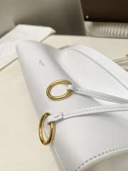 Uubags Alaia Le Click East West Medium Bag In White Calfskin Leather 30x14x9cm - 3