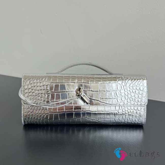 Uubags Bottega Veneta Andiamo Clutch in Metallic Silver Crocodile-Embossed Leather 31x13x3cm - 1