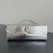 Uubags Bottega Veneta Andiamo Clutch in Metallic Silver Crocodile-Embossed Leather 31x13x3cm - 1