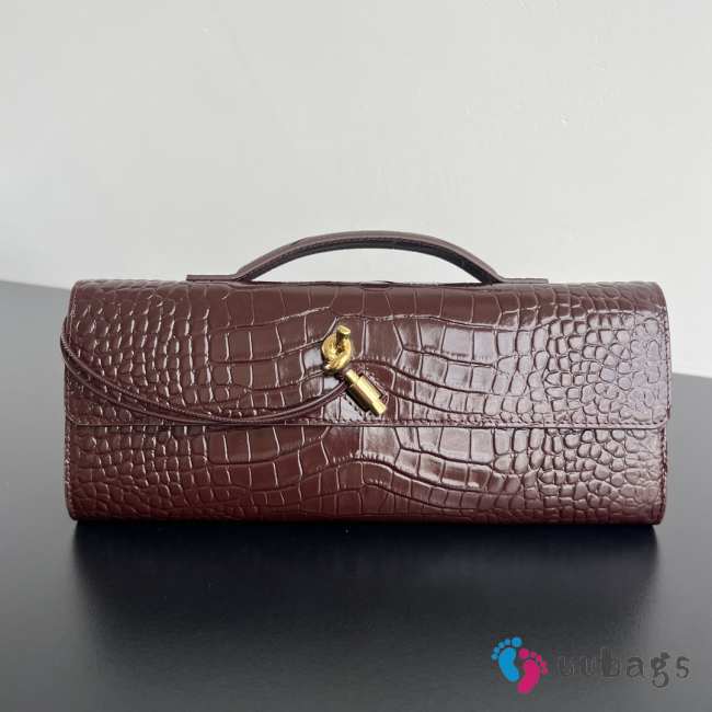 Bottega Veneta Andiamo Clutch in Burgundy Crocodile-Embossed Leather 31x13x3cm - 1