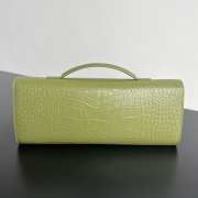 Bottega Veneta Andiamo Clutch in Light Green Crocodile-Embossed Leather 31x13x3cm - 5