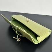 Bottega Veneta Andiamo Clutch in Light Green Crocodile-Embossed Leather 31x13x3cm - 4