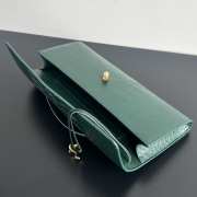 Bottega Veneta Andiamo Clutch in Emerald Green Crocodile-Embossed Leather 31x13x3cm - 3