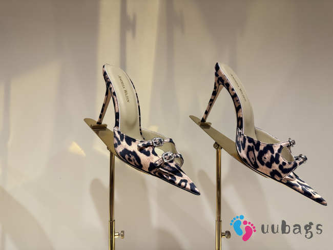 Uubags Andrea Wazen Carol 75 leopard-print satin mules - 1