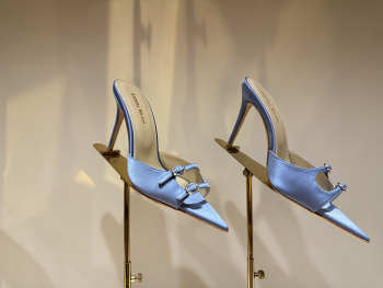 Uubags Andrea Wazen Carol mules in blue