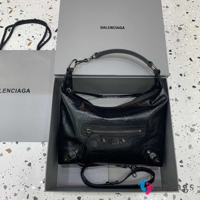 Uubags Balenciaga Le City hobo bag small in black Arena lambskin, brass hardware 28x27x10cm - 1