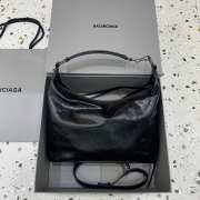 Uubags Balenciaga Le City hobo bag small in black Arena lambskin, brass hardware 28x27x10cm - 3