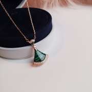 Uubags Bvlgari Divas' Dream 18K Rose Gold, Malachite & Diamond Pendant Necklace - 4