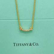 Uubags Tiffany & Co Smile Pendant in Yellow Gold with Diamonds - 4