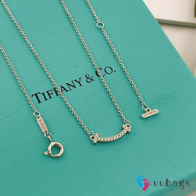 Uubags Tiffany & Co Smile Pendant in Silver with Diamonds - 1