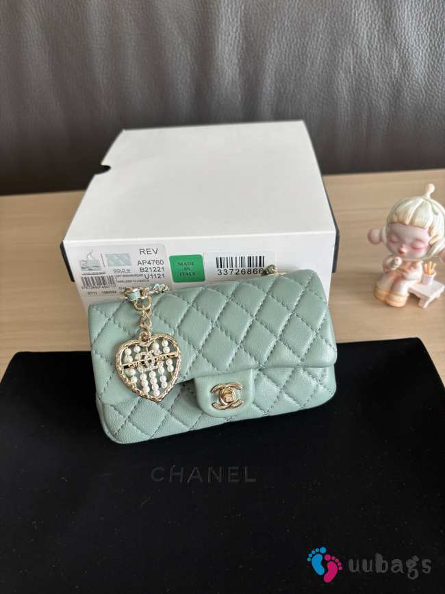 Uubags Chanel flap bag, sequins & gold-tone metal, light green 20x12.5x6cm - 1