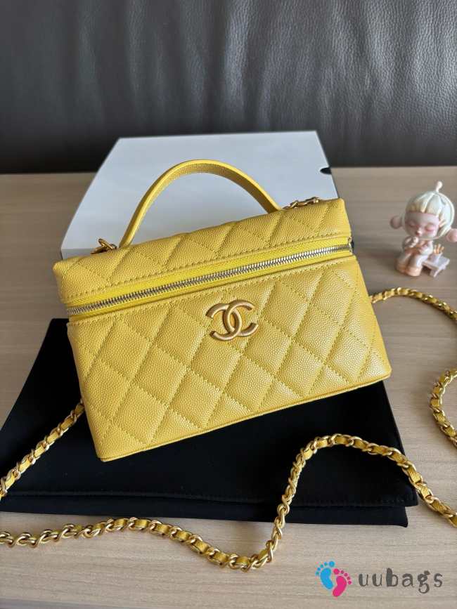 Uubags Chanel AP4407 Vanity bag light yellow glossy calfskin with grain effect & gold-plated metal  - 1