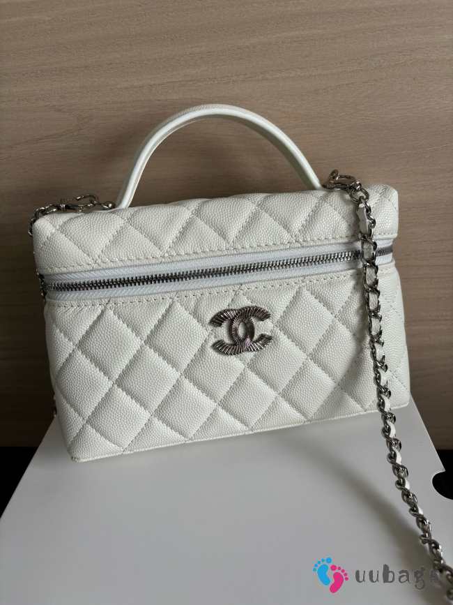 Uubags Chanel AP4407 Vanity bag white glossy calfskin with grain effect & gold-plated metal - 1