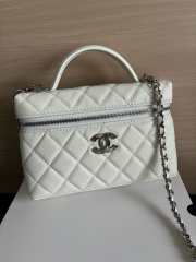 Uubags Chanel AP4407 Vanity bag white glossy calfskin with grain effect & gold-plated metal - 1