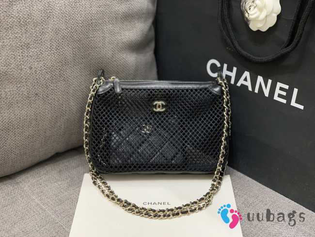Uubags Chanel Mesh Shiny Lambskin Clutch With Chain Black 15x21.5x6cm - 1