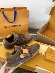 Uubags Louis Vuitton 1AHCWK Trainer Sneaker In Brown - 4