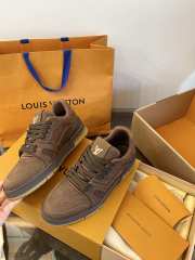 Uubags Louis Vuitton 1AHCWK Trainer Sneaker In Brown - 3
