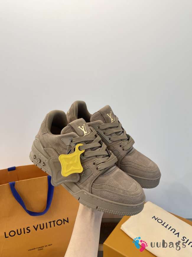 Uubags Louis Vuitton 1AHCWQ Trainer Sneaker In Taupe - 1