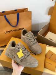 Uubags Louis Vuitton 1AHCWQ Trainer Sneaker In Taupe - 4