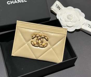 Uubags Chanel 19 Card Holder Quilted Leather Light Beige 7.5x11.2x0.5cm