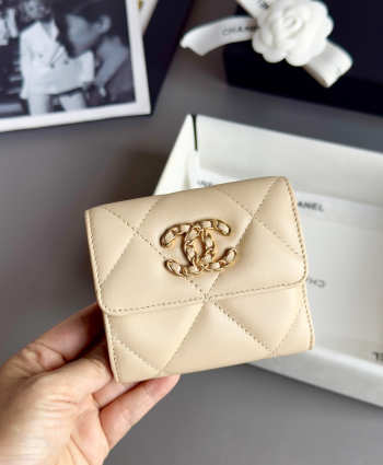 Uubags Chanel 19 Small Flap Wallet Lambskin Light Beige 9.5x10.7x2.7cm