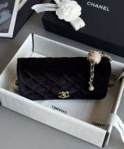 Uubags Chanel Pearl Crush wallet on chain in black quilted velvet 12.3x19.2x3.5cm - 2