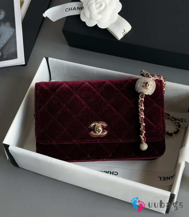 Uubags Chanel 25A Pearl Crush wallet on chain in burgundy quilted velvet 12.3x19.2x3.5cm - 1