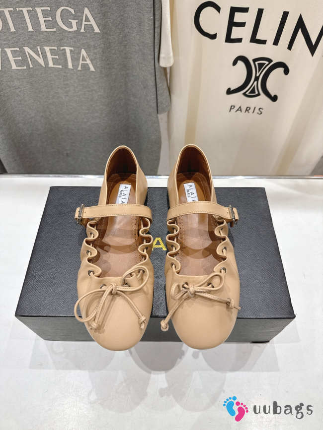 Uubags Alaïa Lace-Up Ballet Flats In Beige Calfskin - 1